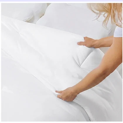 Comforter in White