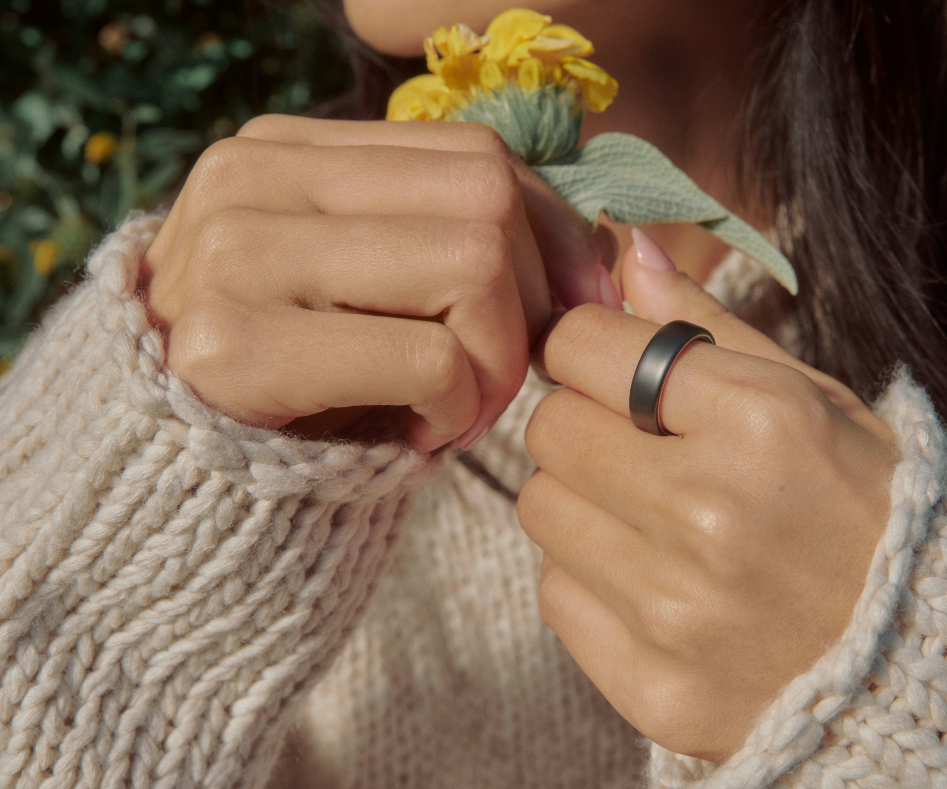 Titanium smart health ring in Stealth — worn